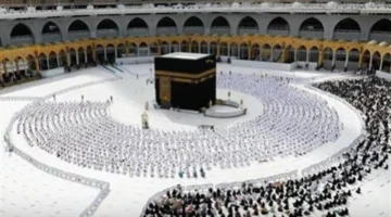 كثافة مـليونية.. تزايد أعداد المعتمرين والمصلين في صحن المطاف خلال شهر رمضان